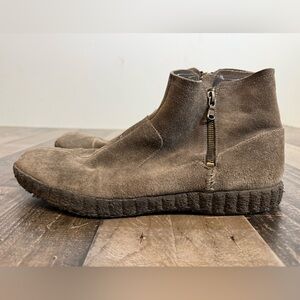 John Varvatos USA Suede Zip Ankle Boots Crepe Sole Distressed Brown Men’s 9.5